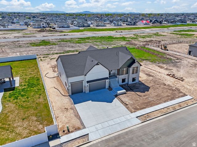 2383 W 3000 N, Farr West, UT 84404