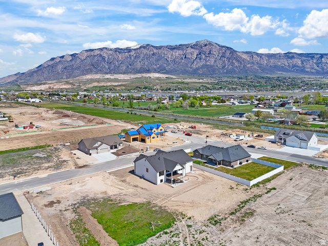 2383 W 3000 N, Farr West, UT 84404