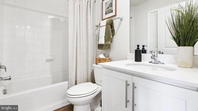 21 CLEMENTON RD E, Gibbsboro, NJ 08026