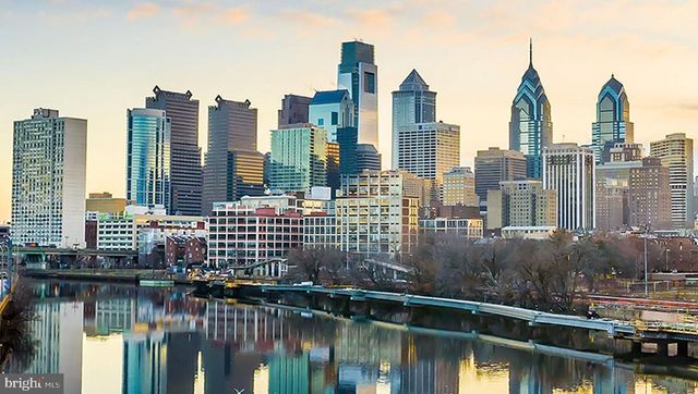 21 CLEMENTON RD E, Gibbsboro, NJ 08026