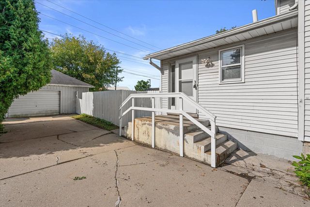 123 Cook STREET, Waukesha, WI 53186