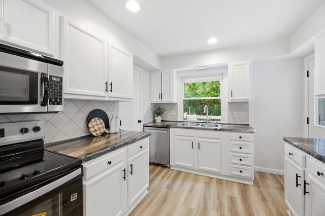 205 WILDWOOD Road, Council Bluffs, IA 51503