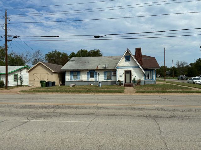 315 Martin Luther King Jr Street, Mineral Wells, TX 76067