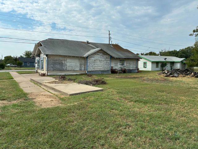 315 Martin Luther King Jr Street, Mineral Wells, TX 76067