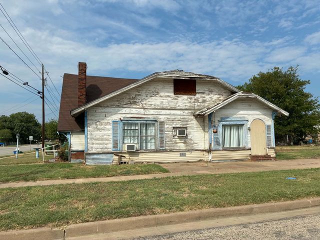 315 Martin Luther King Jr Street, Mineral Wells, TX 76067