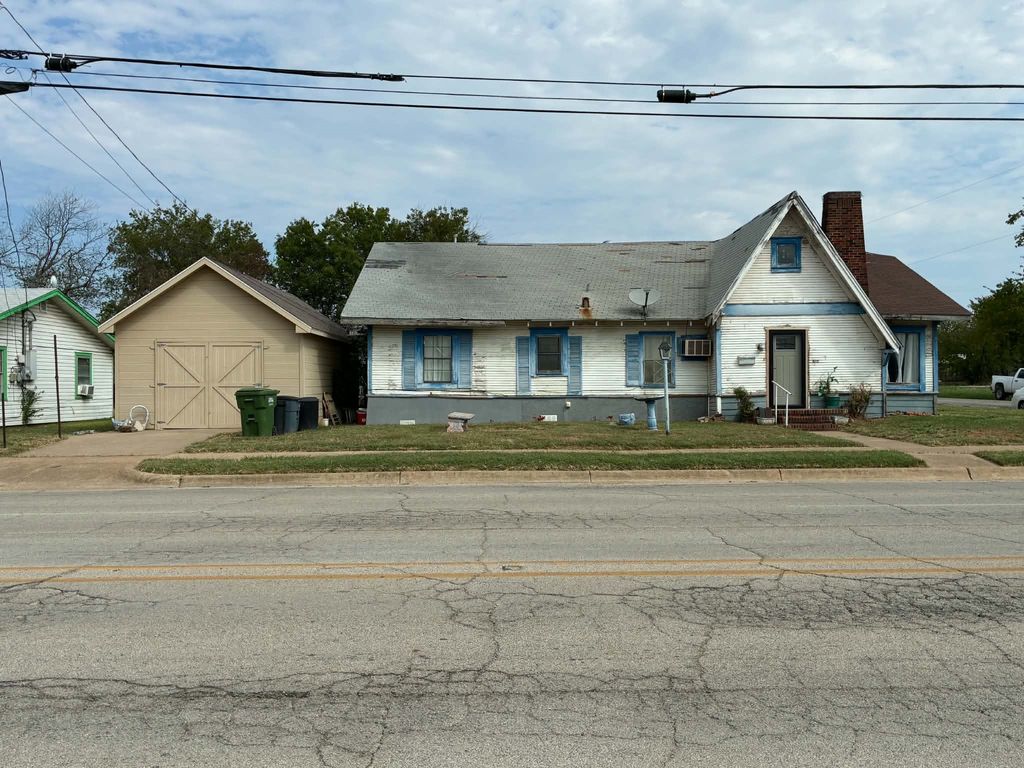 315 Martin Luther King Jr Street, Mineral Wells, TX 76067