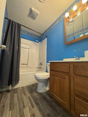 1500 W TYLER Street, Herrin, IL 62948