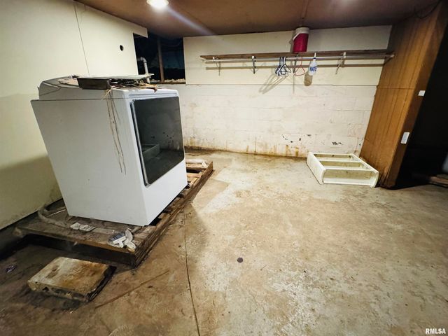 1500 W TYLER Street, Herrin, IL 62948