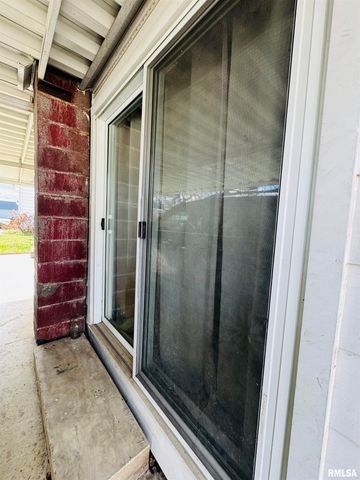 1500 W TYLER Street, Herrin, IL 62948