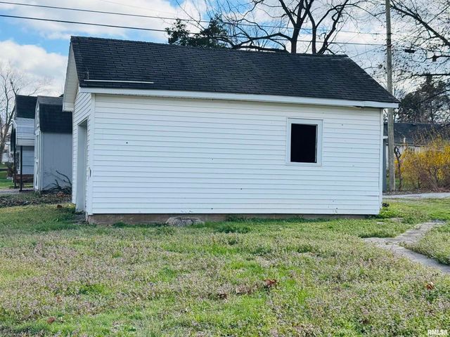 1500 W TYLER Street, Herrin, IL 62948