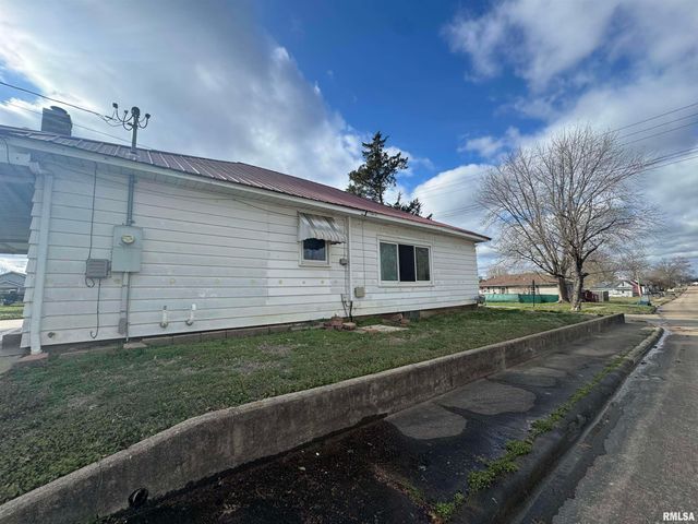 1500 W TYLER Street, Herrin, IL 62948