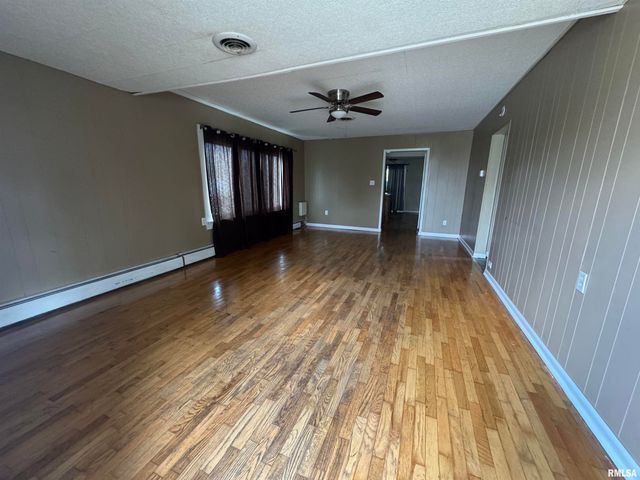 1500 W TYLER Street, Herrin, IL 62948