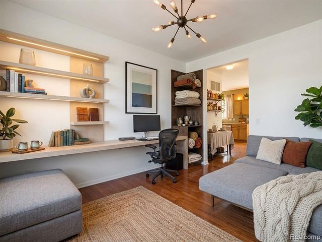 957 River Rock Drive, Holly, MI 48442