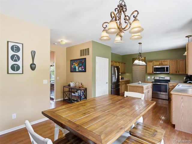 957 River Rock Drive, Holly, MI 48442