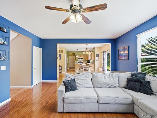 957 River Rock Drive, Holly, MI 48442