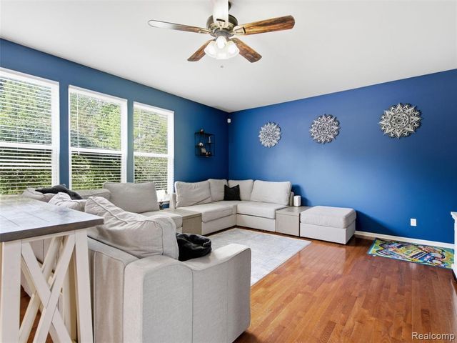957 River Rock Drive, Holly, MI 48442