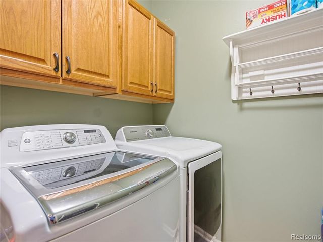 957 River Rock Drive, Holly, MI 48442