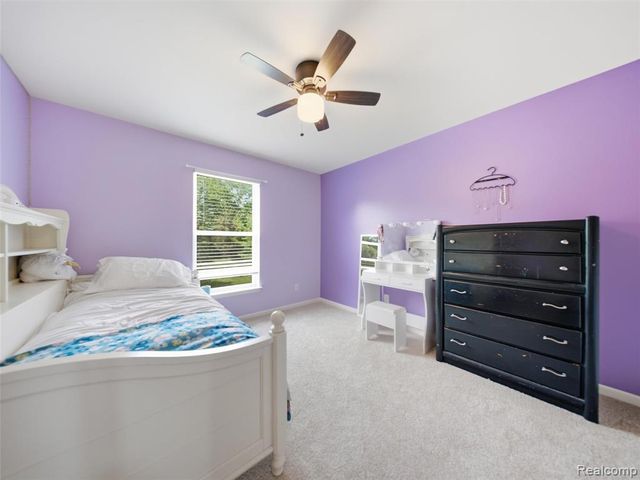 957 River Rock Drive, Holly, MI 48442