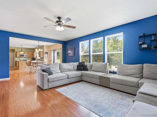 957 River Rock Drive, Holly, MI 48442
