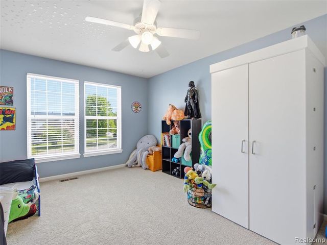 957 River Rock Drive, Holly, MI 48442