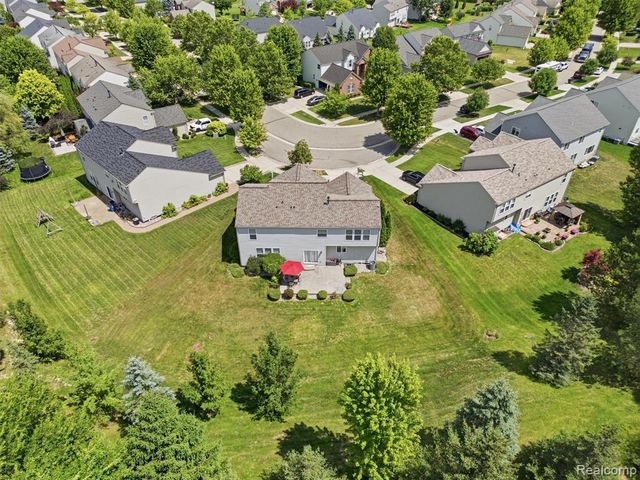 957 River Rock Drive, Holly, MI 48442