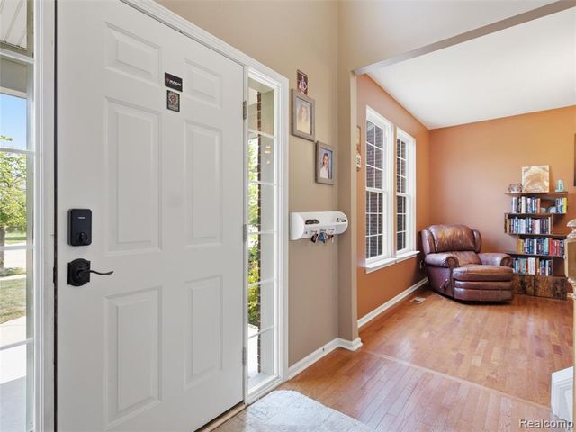 957 River Rock Drive, Holly, MI 48442