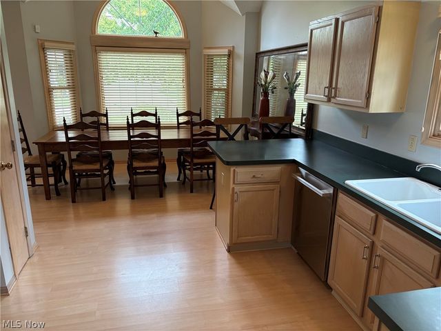 581 Thornberry Lane, Brunswick, OH 44212