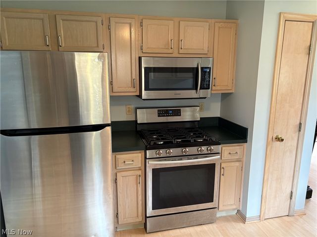 581 Thornberry Lane, Brunswick, OH 44212