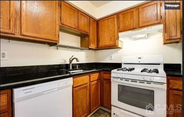 1335 Waterford Drive, Edison, NJ 08817