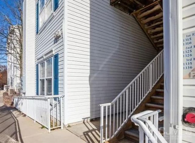 1335 Waterford Drive, Edison, NJ 08817