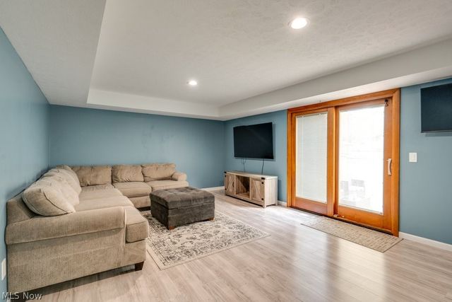 7821 W List Lane, Parma, OH 44130