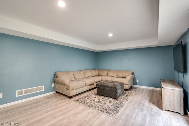 7821 W List Lane, Parma, OH 44130