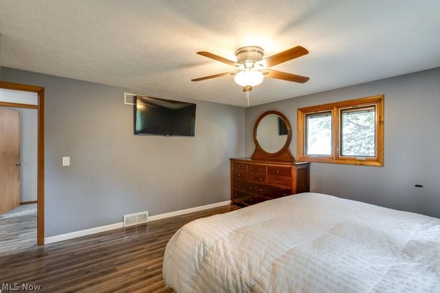 7821 W List Lane, Parma, OH 44130
