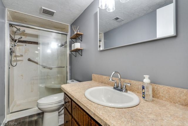 7821 W List Lane, Parma, OH 44130