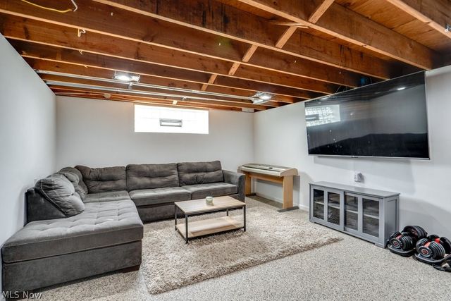 7821 W List Lane, Parma, OH 44130