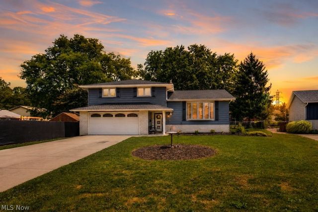 7821 W List Lane, Parma, OH 44130