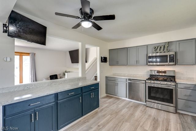 7821 W List Lane, Parma, OH 44130