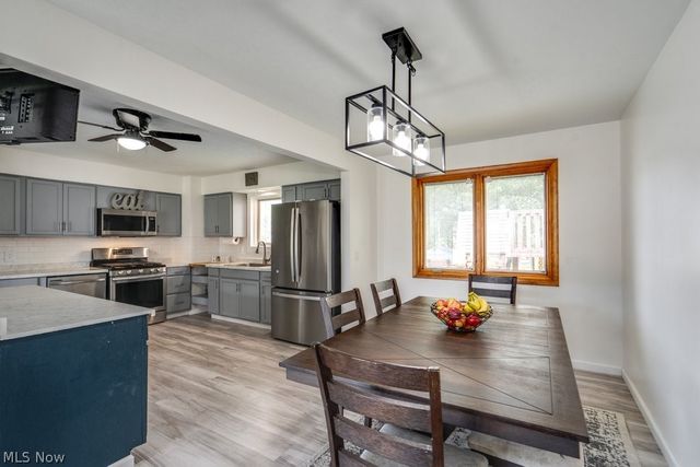 7821 W List Lane, Parma, OH 44130