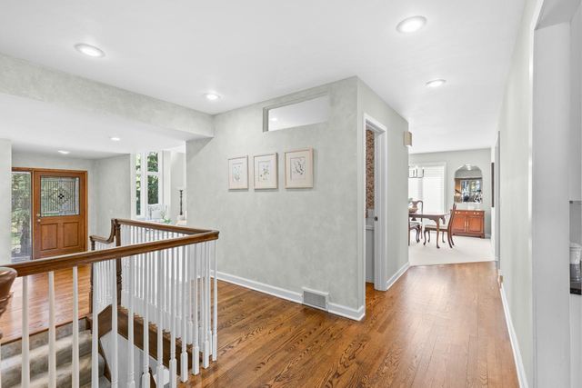 7708 Stonewood Court, Edina, MN 55439