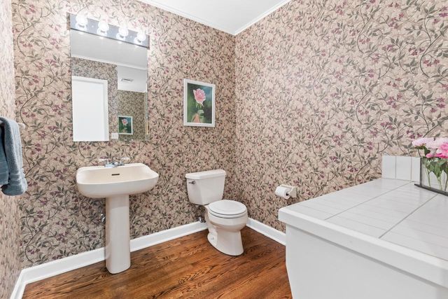 7708 Stonewood Court, Edina, MN 55439