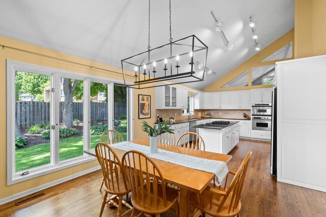 7708 Stonewood Court, Edina, MN 55439