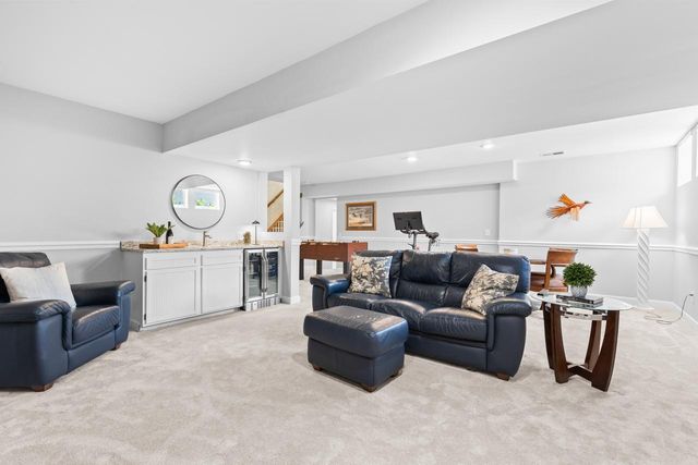 7708 Stonewood Court, Edina, MN 55439