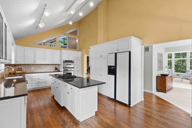 7708 Stonewood Court, Edina, MN 55439