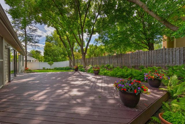 7708 Stonewood Court, Edina, MN 55439