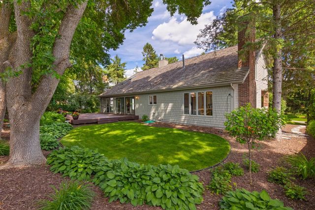 7708 Stonewood Court, Edina, MN 55439