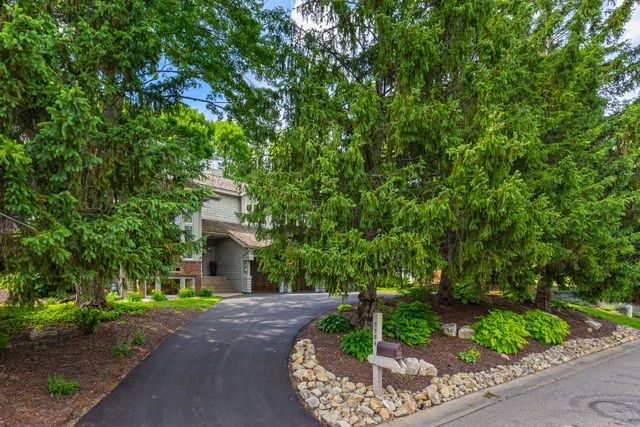 7708 Stonewood Court, Edina, MN 55439