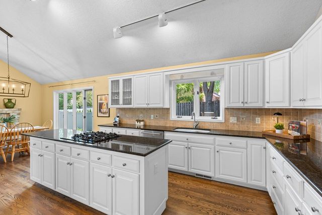 7708 Stonewood Court, Edina, MN 55439