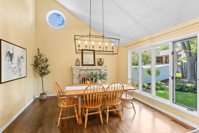 7708 Stonewood Court, Edina, MN 55439
