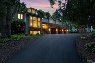 7708 Stonewood Court, Edina, MN 55439