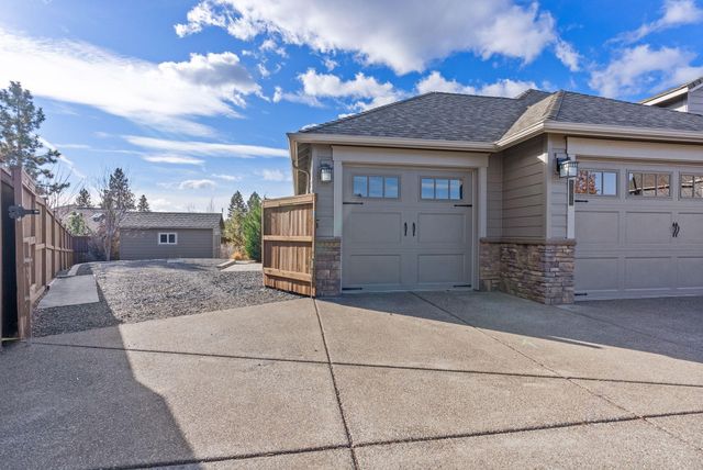 61076 Manhae Loop, Bend, OR 97702